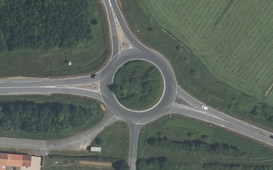 Vue aérienne du Rond-point anonyme n°43653400