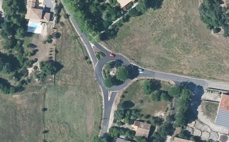 Vue aérienne du Rond-point anonyme n°43659848