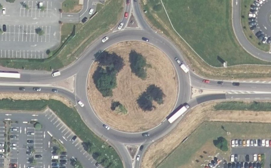 Vue aérienne du Rond-point anonyme n°4366253