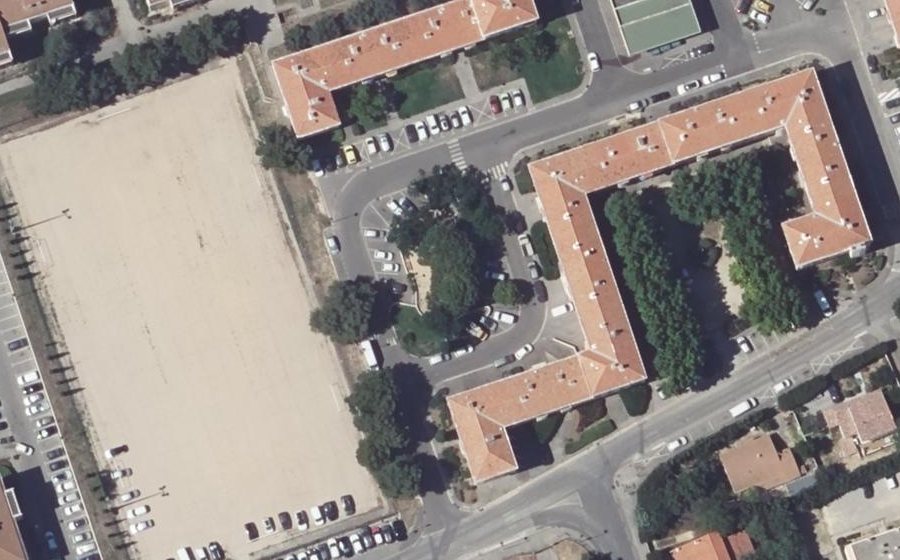 Vue aérienne du Rond-point anonyme n°43705561