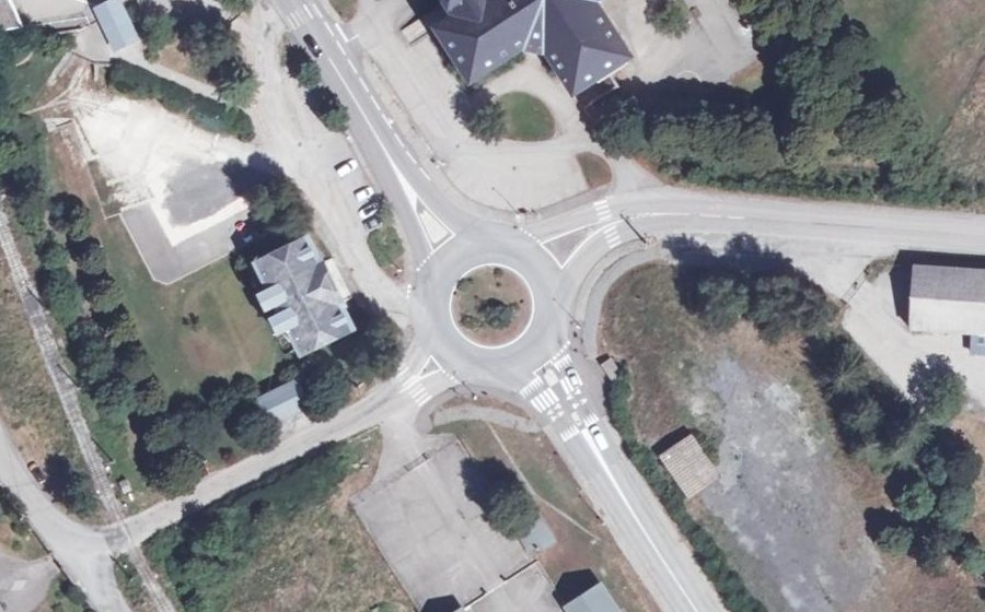 Vue aérienne du Rond-point anonyme n°4375184