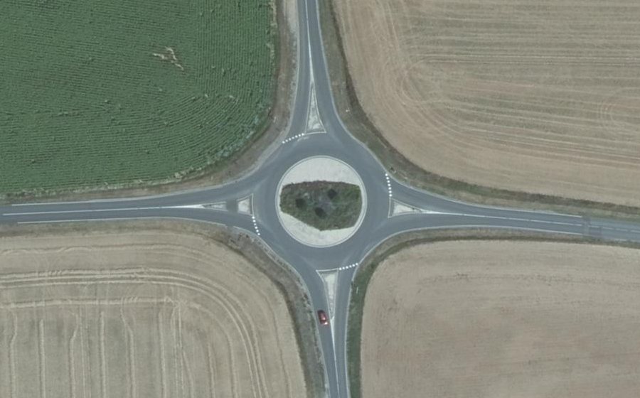 Vue aérienne du Rond-point anonyme n°438166775