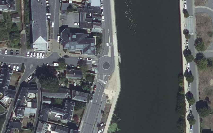 Vue aérienne du Rond-point anonyme n°438201720