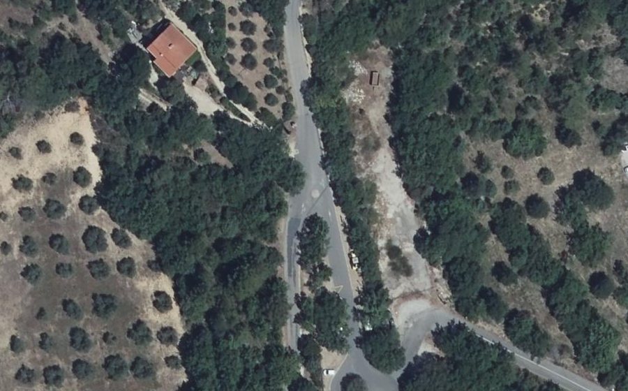 Vue aérienne du Rond-point anonyme n°438333162