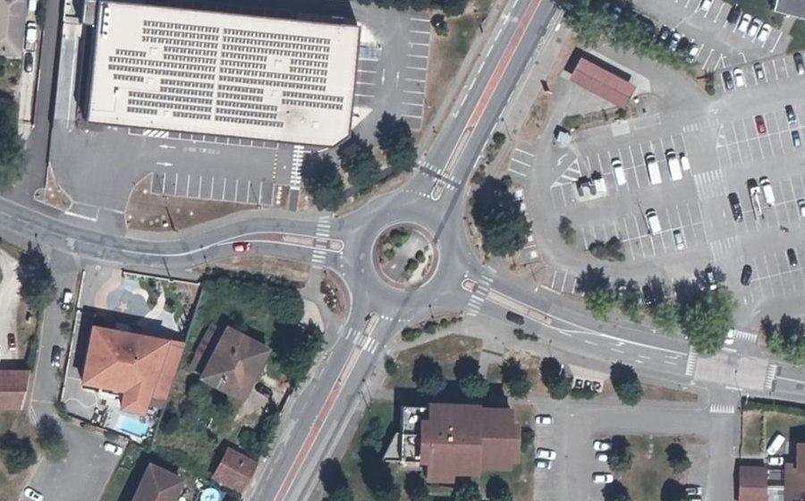 Vue aérienne du Rond-point anonyme n°4385901