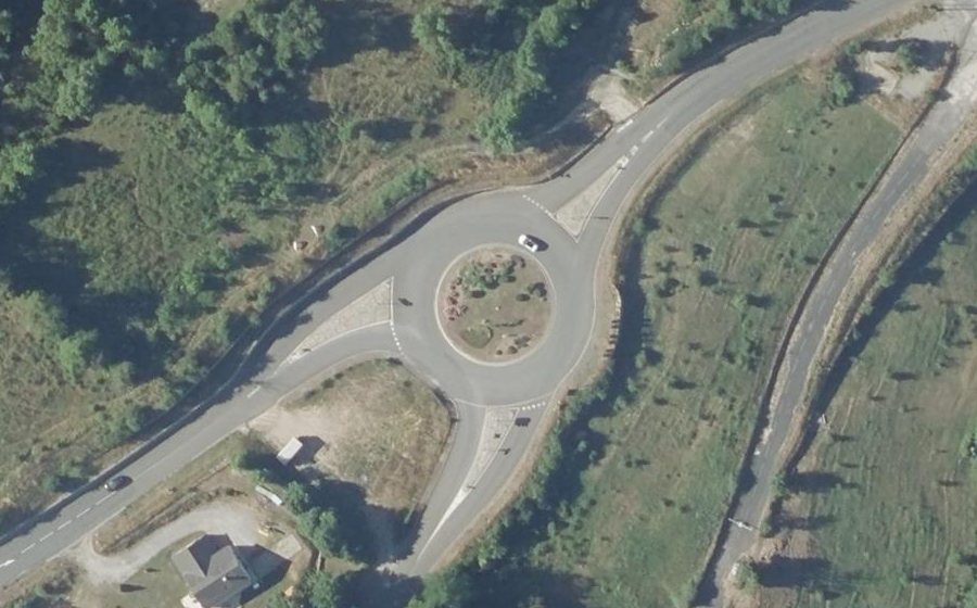 Vue aérienne du Rond-point anonyme n°43911041