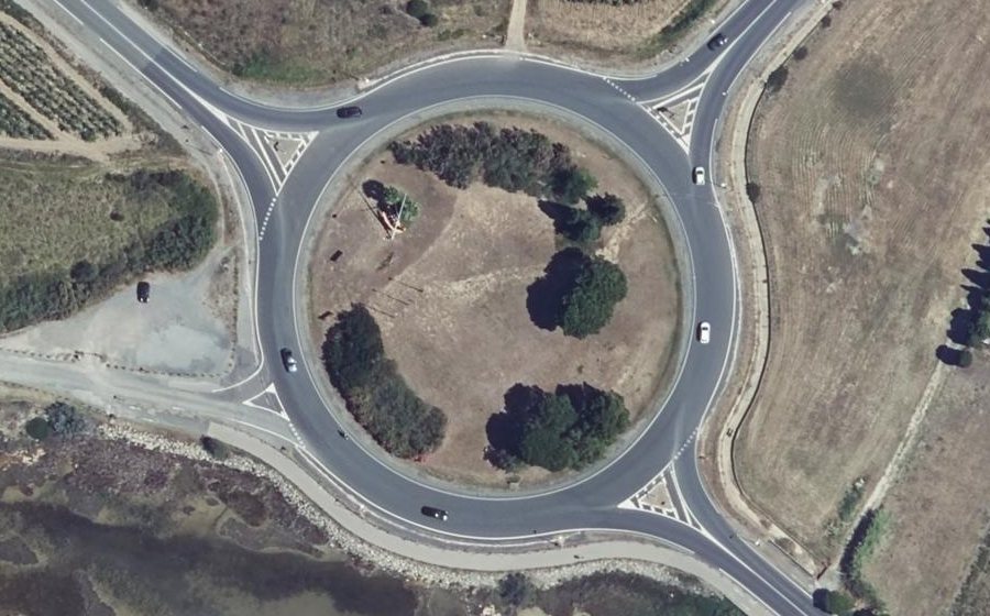 Vue aérienne du Rond-point anonyme n°43925455