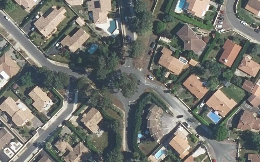 Vue aérienne du Rond-point anonyme n°43928959