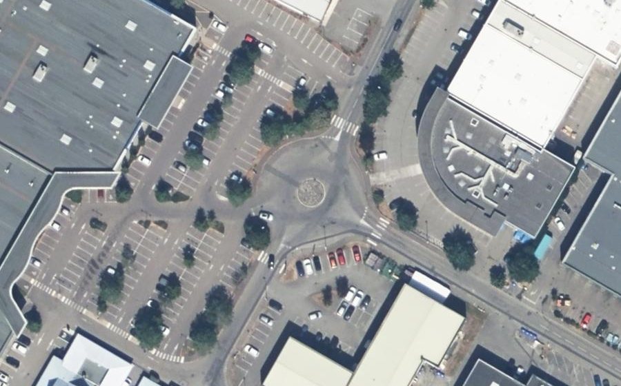 Vue aérienne du Rond-point anonyme n°43949669