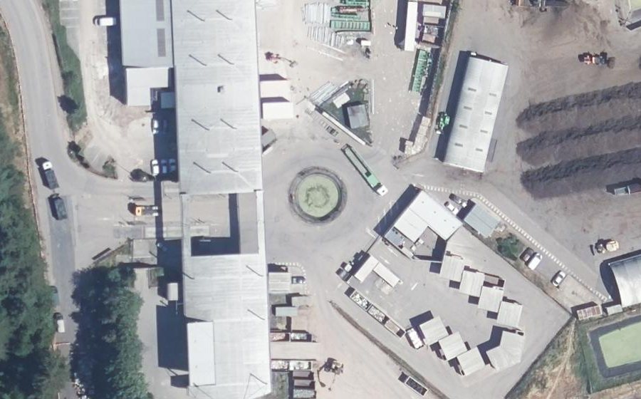 Vue aérienne du Rond-point anonyme n°439864955