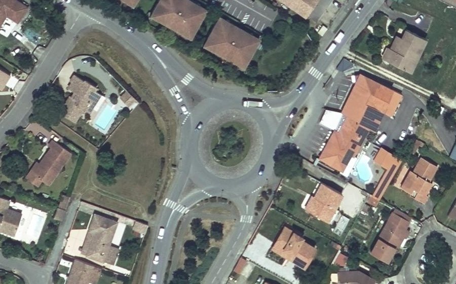 Vue aérienne du Rond-point anonyme n°4400237