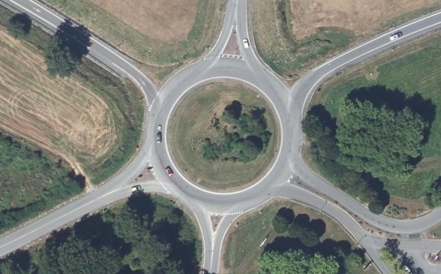 Vue aérienne du Rond-point anonyme n°44007700