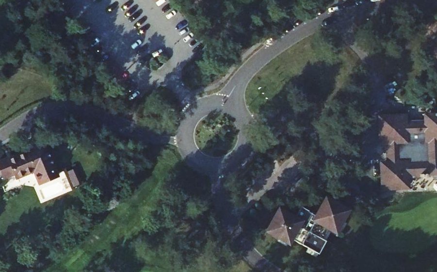 Vue aérienne du Rond-point anonyme n°44014020