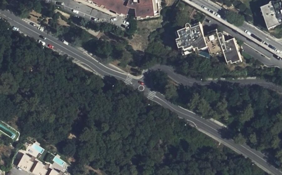 Vue aérienne du Rond-point anonyme n°440583869