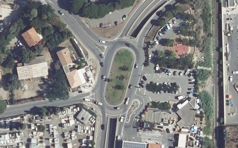 Vue aérienne du Rond-point anonyme n°44067993