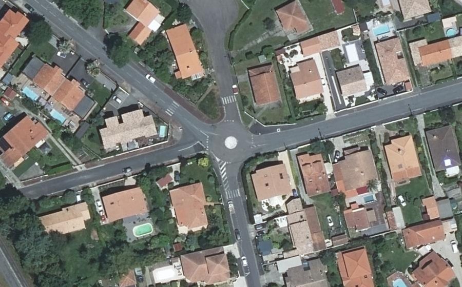 Vue aérienne du Rond-point anonyme n°44072230