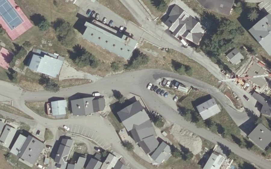 Vue aérienne du Rond-point anonyme n°441710395