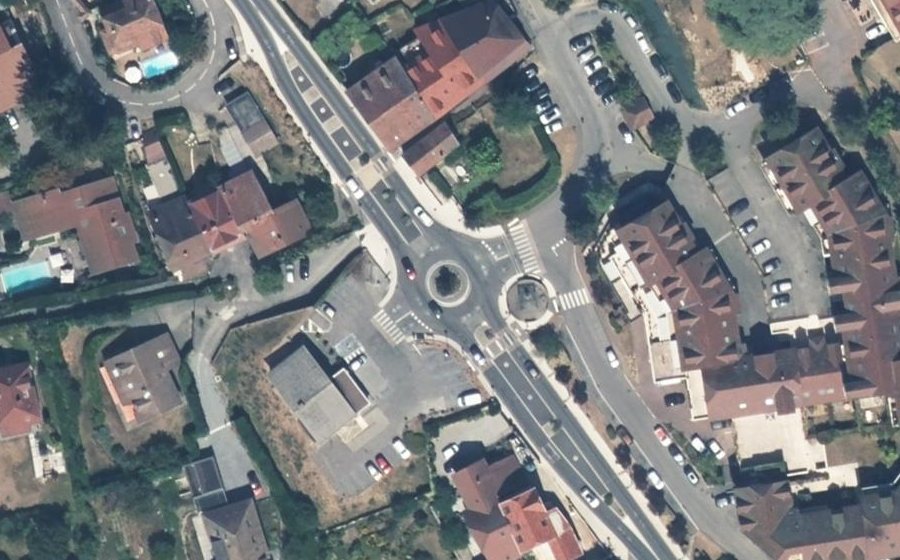 Vue aérienne du Rond-point anonyme n°4421027