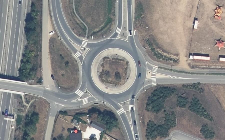 Vue aérienne du Rond-point anonyme n°4421030