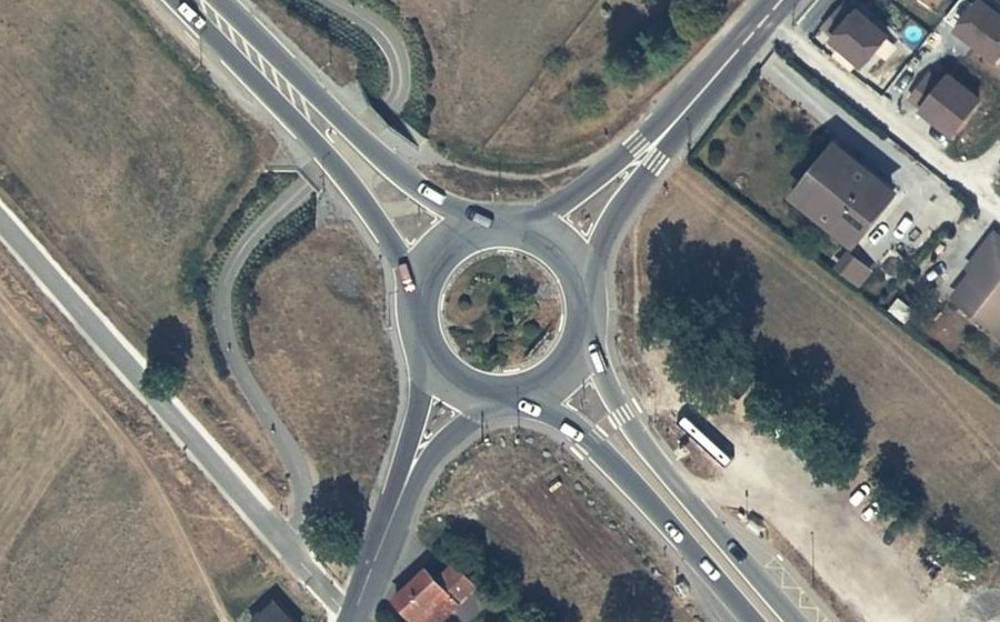 Vue aérienne du Rond-point anonyme n°4421032