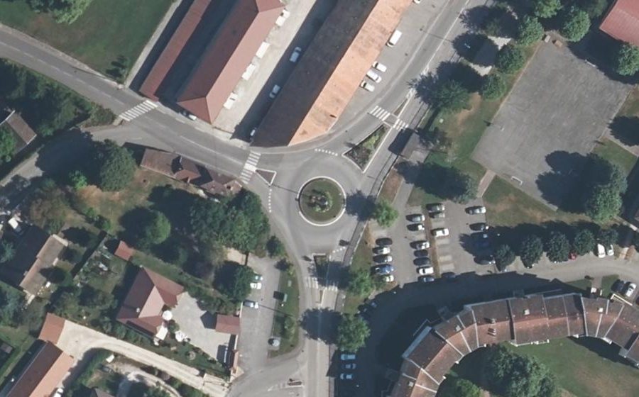 Vue aérienne du Rond-point anonyme n°4431547