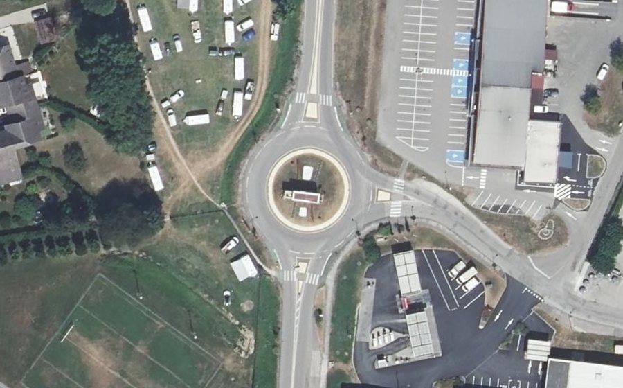 Vue aérienne du Rond-point anonyme n°4431588