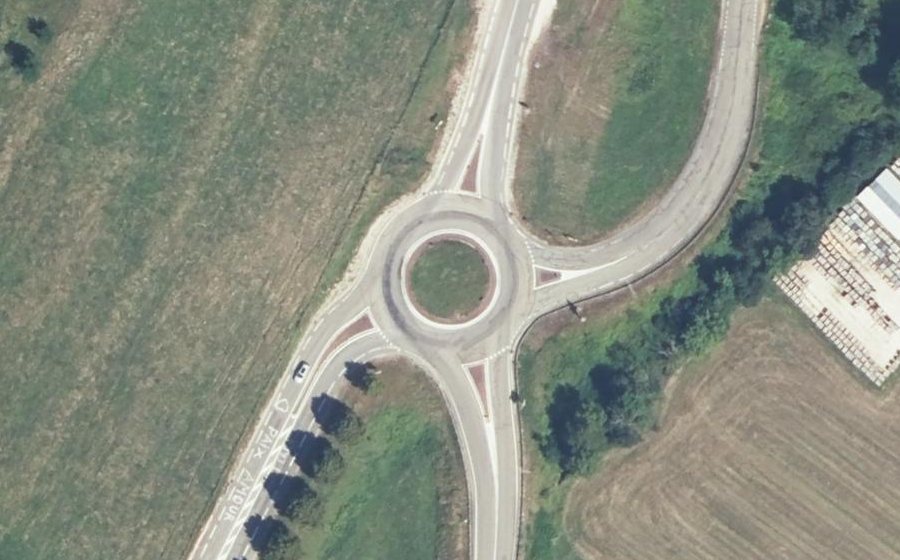 Vue aérienne du Rond-point anonyme n°4431594