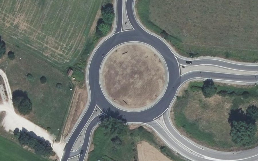 Vue aérienne du Rond-point anonyme n°4431604