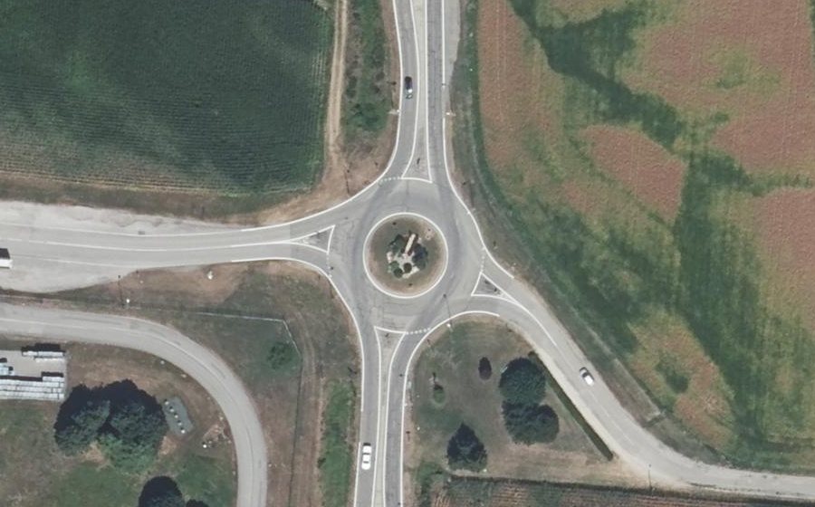 Vue aérienne du Rond-point anonyme n°4431612