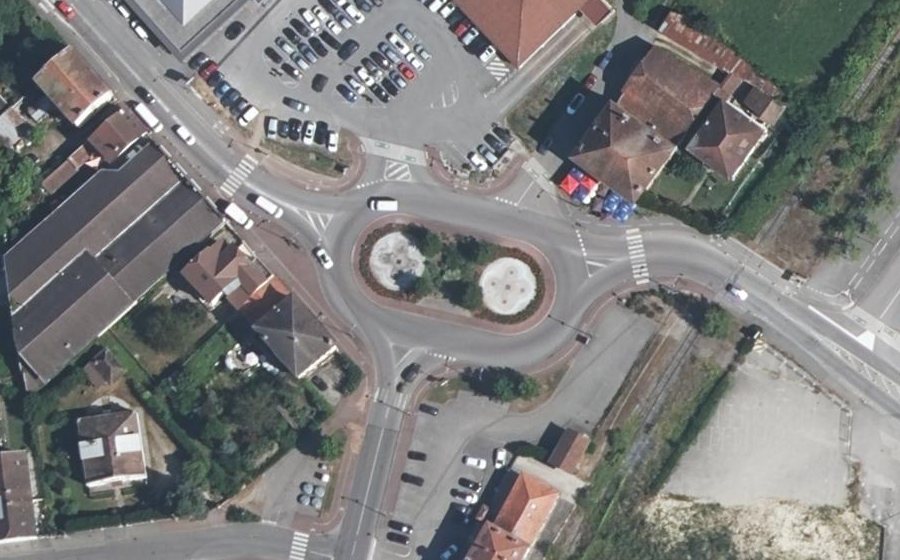 Vue aérienne du Rond-point anonyme n°4431622