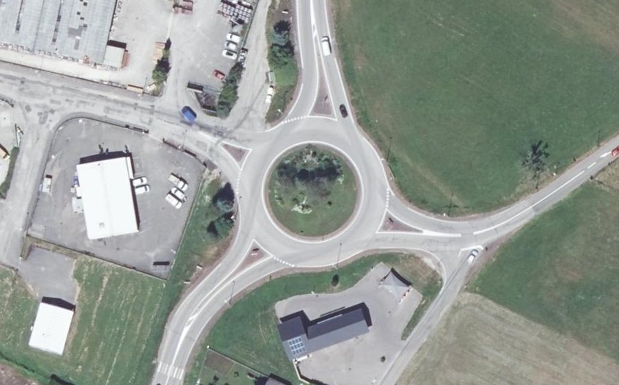 Vue aérienne du Rond-point anonyme n°4431624