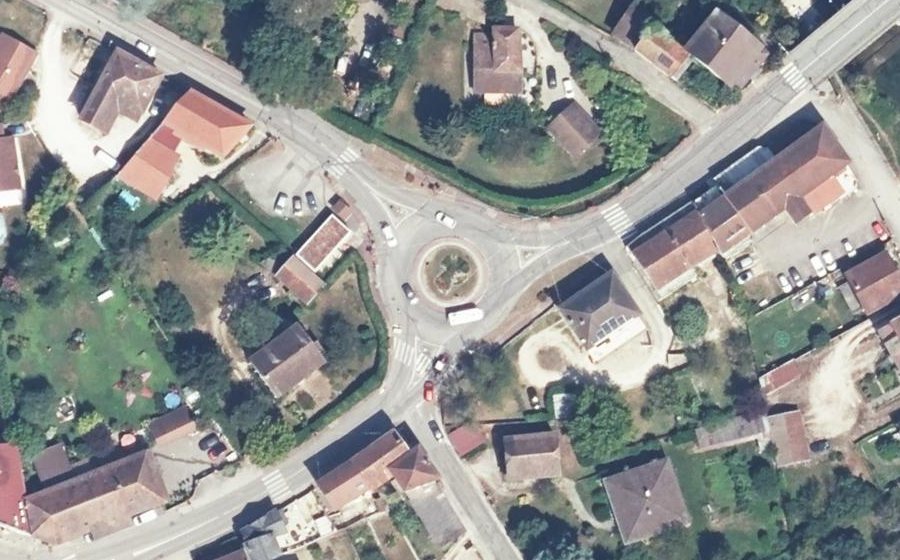 Vue aérienne du Rond-point anonyme n°4431958
