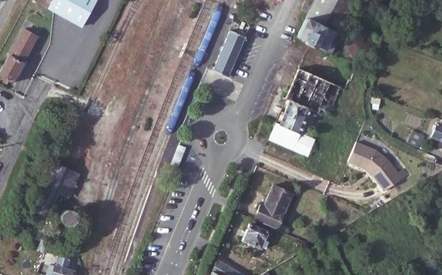Vue aérienne du Rond-point anonyme n°44387791