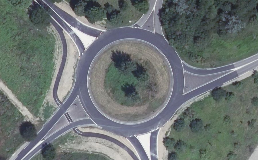 Vue aérienne du Rond-point anonyme n°4440741