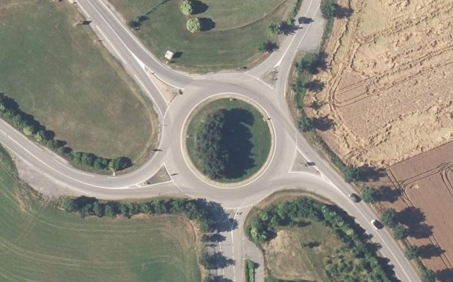 Vue aérienne du Rond-point anonyme n°4443989