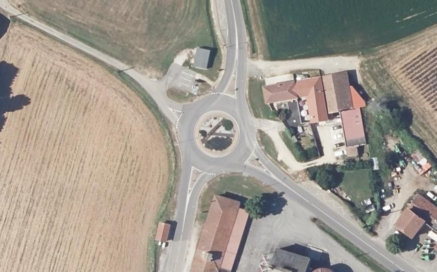 Vue aérienne du Rond-point anonyme n°4444007