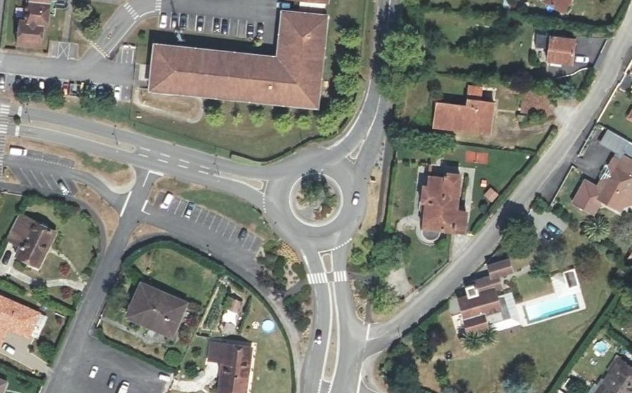 Vue aérienne du Rond-point anonyme n°44450003