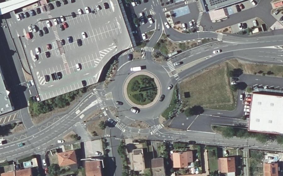 Vue aérienne du Rond-point anonyme n°4446273