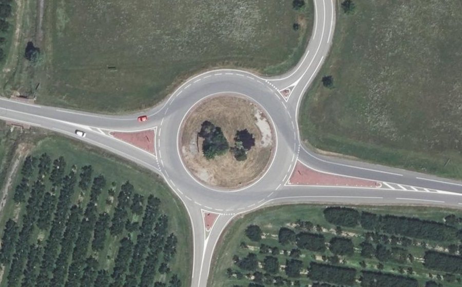 Vue aérienne du Rond-point anonyme n°444752166