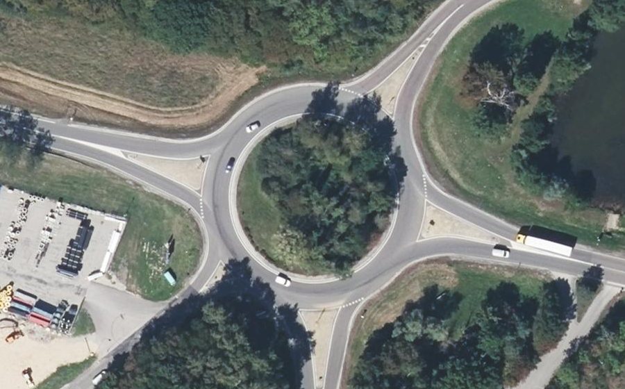 Vue aérienne du Rond-point anonyme n°4448546