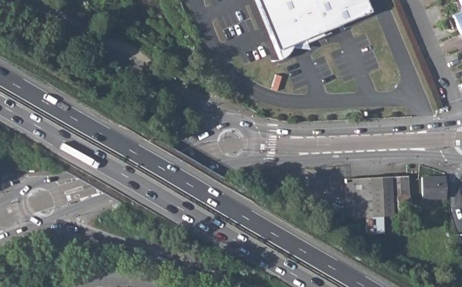 Vue aérienne du Rond-point anonyme n°444872115