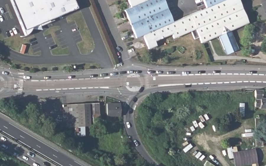 Vue aérienne du Rond-point anonyme n°444872116