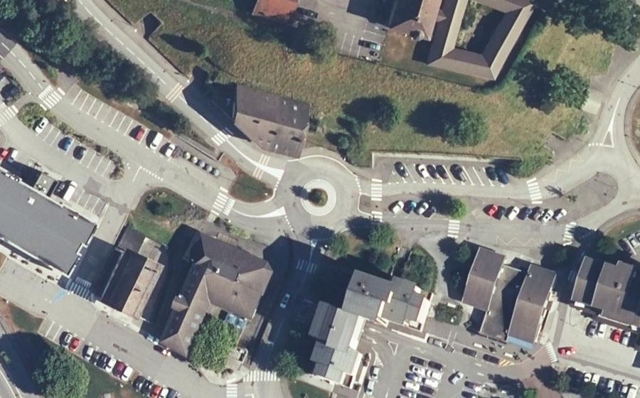 Vue aérienne du Rond-point anonyme n°445000037