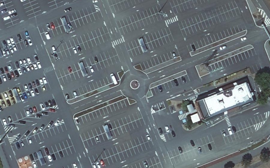 Vue aérienne du Rond-point anonyme n°445044005