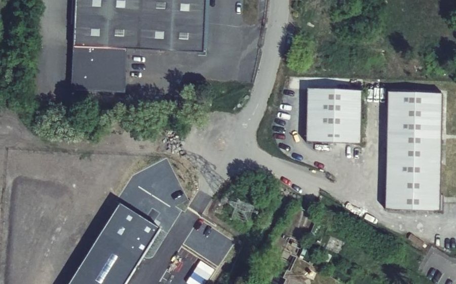 Vue aérienne du Rond-point anonyme n°445475402