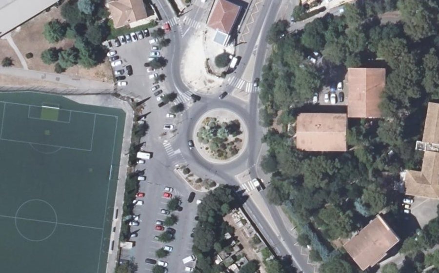 Vue aérienne du Rond-point anonyme n°44689908
