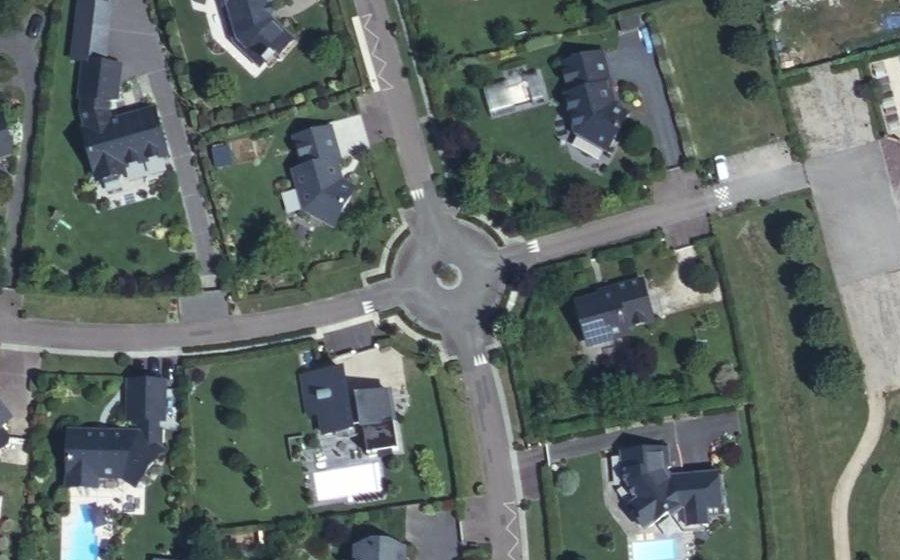 Vue aérienne du Rond-point anonyme n°44700109