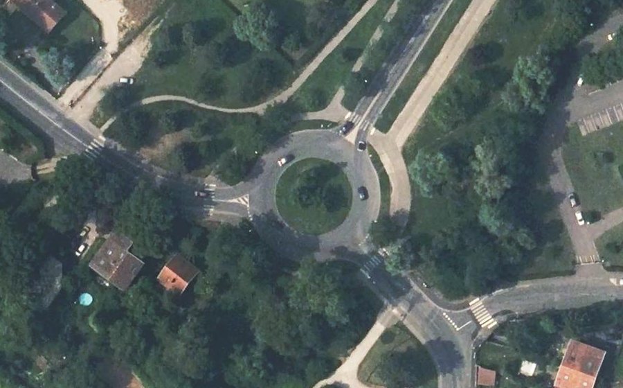 Vue aérienne du Rond-point anonyme n°4485000