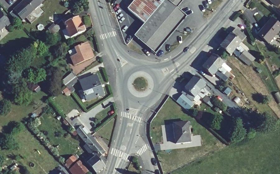 Vue aérienne du Rond-point anonyme n°449054287