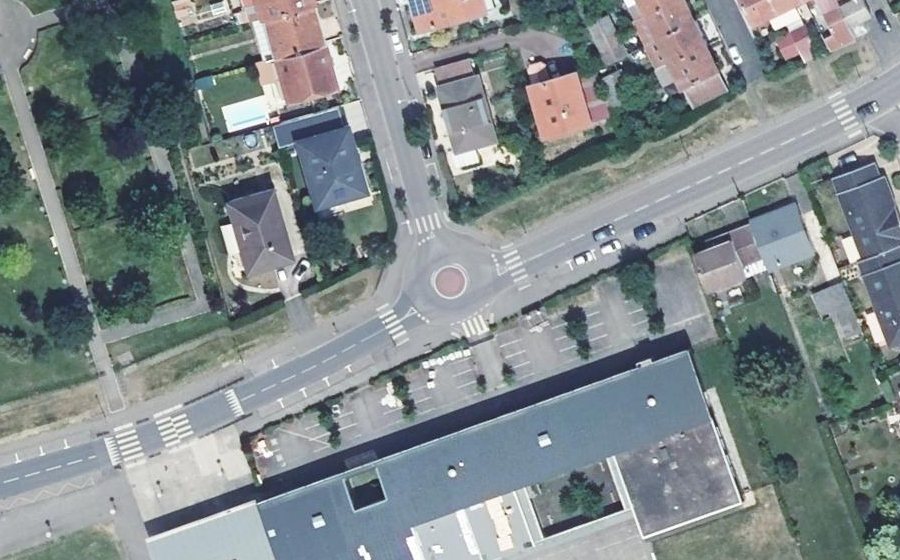 Vue aérienne du Rond-point anonyme n°449056766